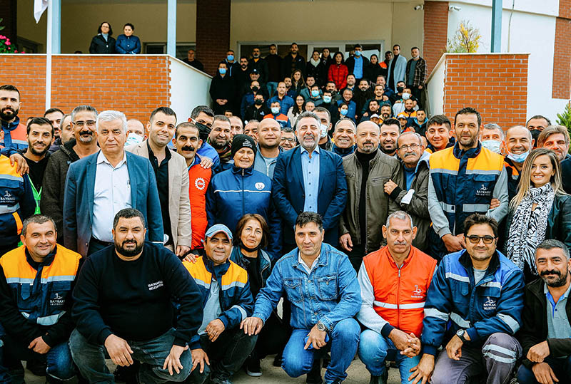 BAŞKAN SANDAL, “BAYRAKLI’YI BARIŞLA YENİDEN İNŞA EDİYORUZ”